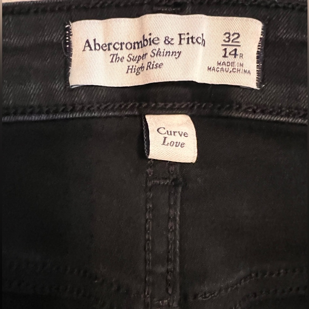 Abercrombie Ripped Jeans - Picture 4 of 4